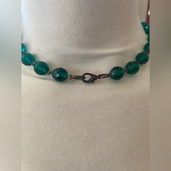 VINTAGE Glass Tear Drop Pendant Beaded Necklace - Picture 3 of 3